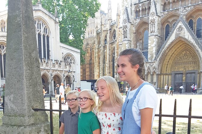 London Highlights Family-Friendly Walking Tour with Top Guide - Westminster to St. Paul’s in one family-friendly sweep