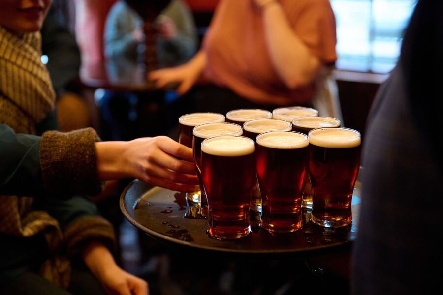 London: Historic Pubs, British Ales & Classic Dishes - A fast, flavorful way to understand London pubs