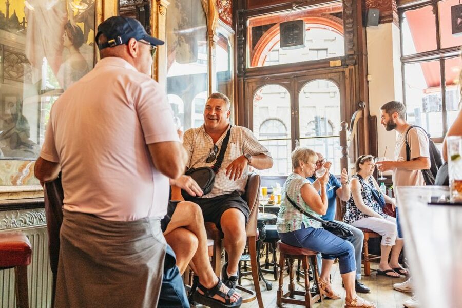London: Historic Pubs of Central London Walking Tour - Timing, walking, and what to bring (so the tour stays fun)