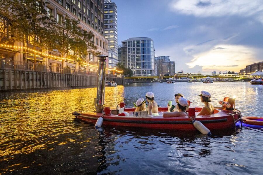 London: Hot Tub Boat Guided Historical Docklands Cruise - Canary Wharf and Docklands Stories You Can Picture