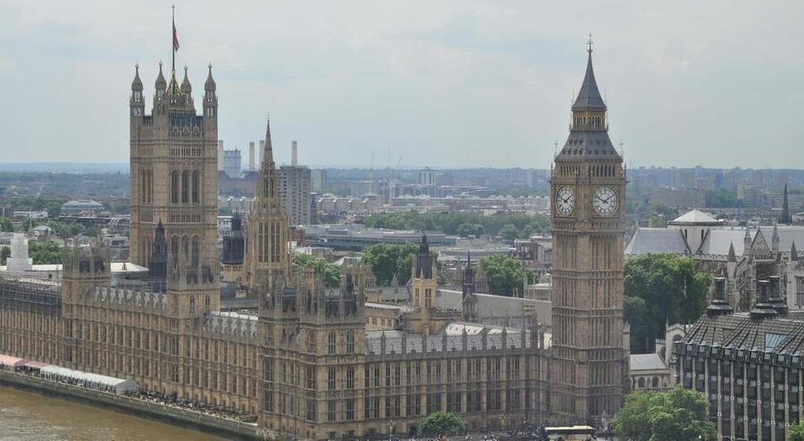 London: Houses of Parliament Ticket & Political London - Entering the Houses of Parliament with an audio route that actually fits