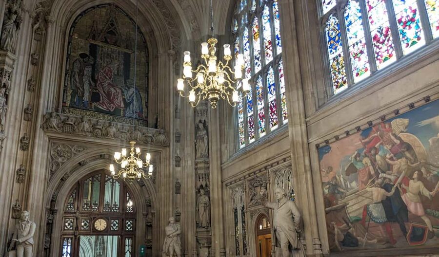 London: Houses of Parliament Ticket & Political London - Westminster Hall: the older courtroom connection