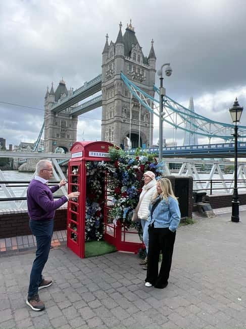 London: Iconic London Taxi Tour - Private 3 hour tour - The Westminster run: Parliament, the Abbey, Whitehall, and big-picture photos