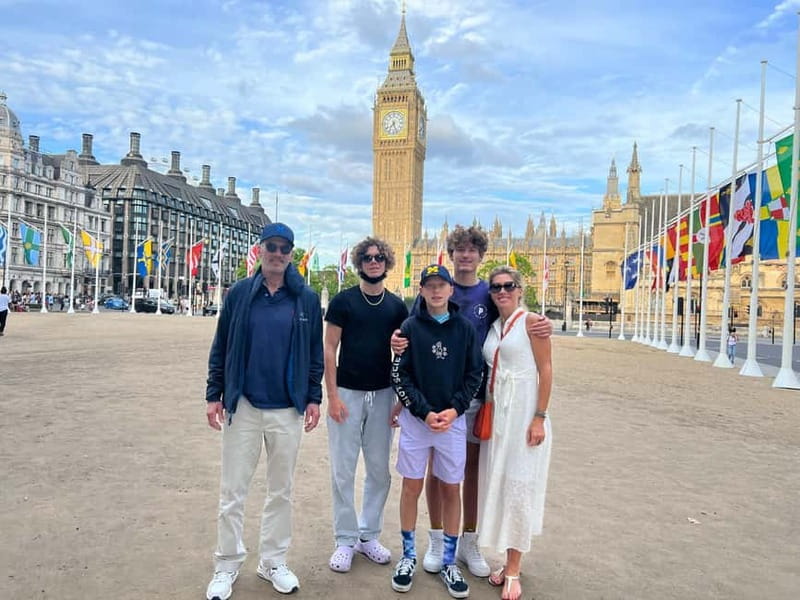 London: Iconic London Taxi Tour - Private 3 hour tour - Beyond the classics: Harrods, Royal Albert Hall, Kensington, Piccadilly, and Mayfair