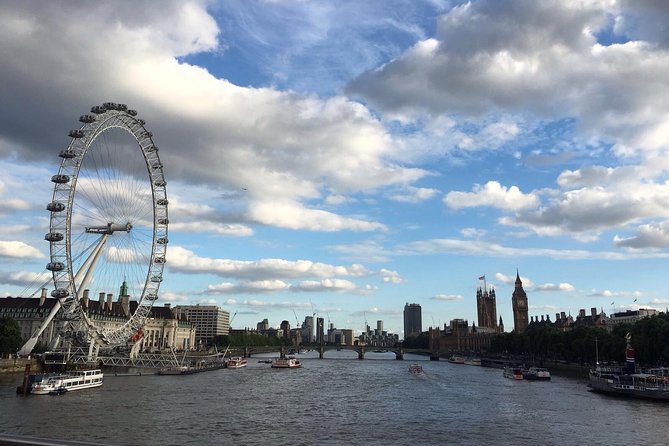 London in One Day: Small Group Walking Tour - See 30+ Sights - The Mall and Buckingham Palace: viewpoints without the ticket headache