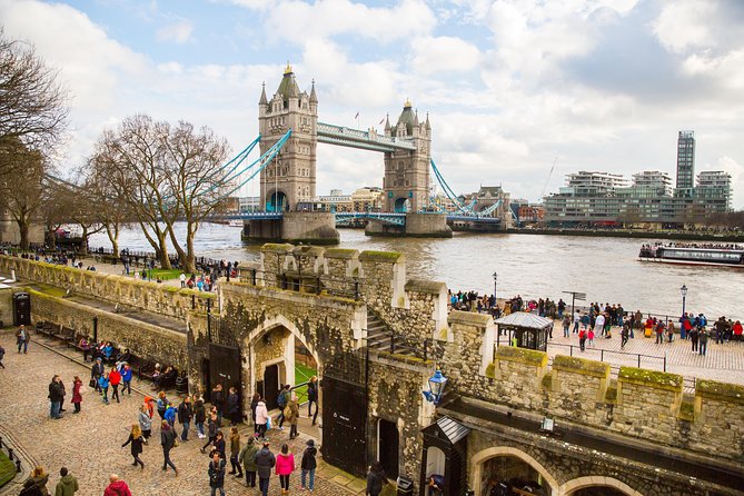 London In One Day Tour with River Cruise & London Eye Option - Thames River cruise: the best photo views, plus real tradeoffs