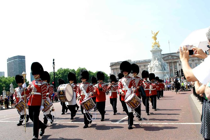 London In One Day Tour with Thames River Cruise - Buckingham Palace Changing of the Guard (or Horse Guards Parade)