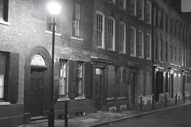 London Jack The Ripper Guided Walking Tour - Start at Aldgate East: the easy way to get into Ripper London