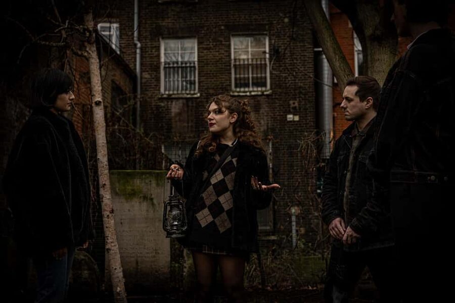 London: Jack the Ripper Night Walking Tour in Whitechapel - Brick Lane and Princelet Street: setting the Whitechapel scene fast