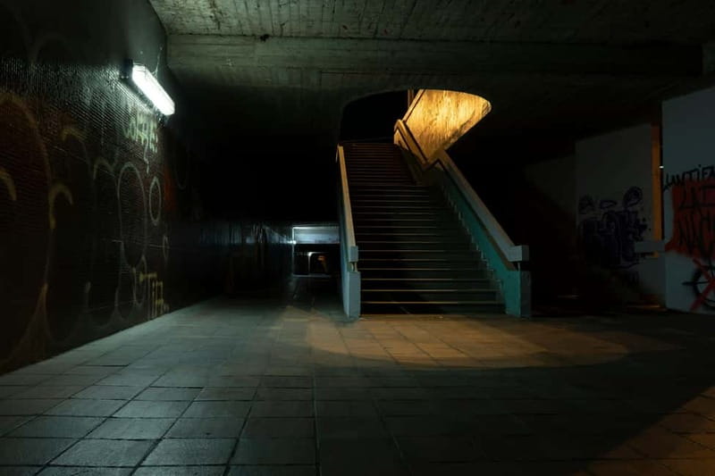 London: Jack the Ripper Tour and Underground Prison in Spanish - Ten Bells to Smithfield Market: your 2-for-1 medieval layer