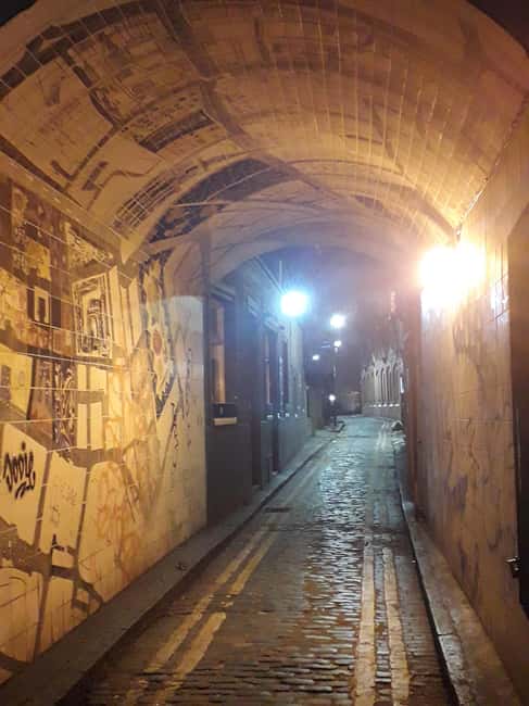 London: Jack the Ripper Tour in French - Gunthorpe Street and Artillery Passage: the alleys do the talking