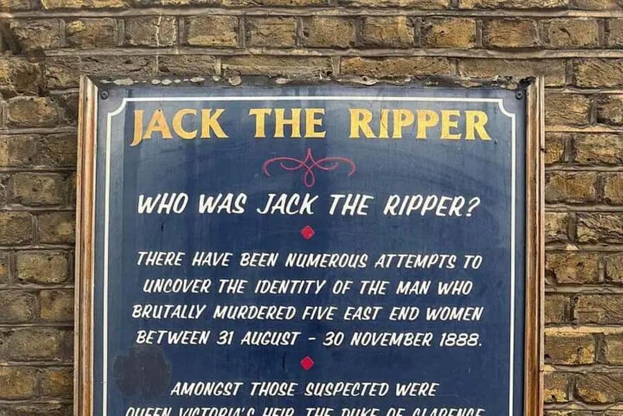 London: Jack the Ripper Tour with Drinks - A respectful Jack the Ripper walk with pub stops