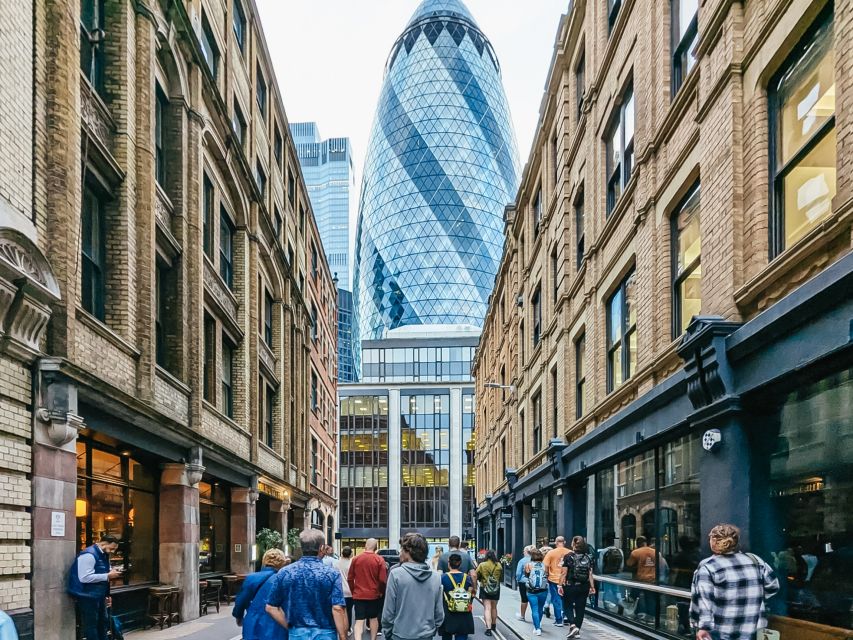 London: Jack the Ripper Tour with Immersive Ripper Vision - Crime-scene visuals and the tone: how to handle the darker subject