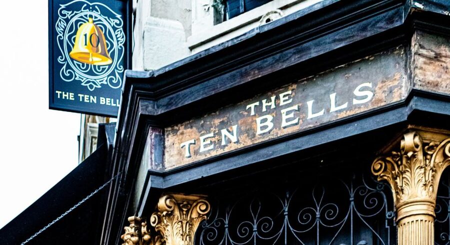 London: Jack the Ripper Walking Tour - Picking 3:30pm or 6pm: atmosphere and comfort in London