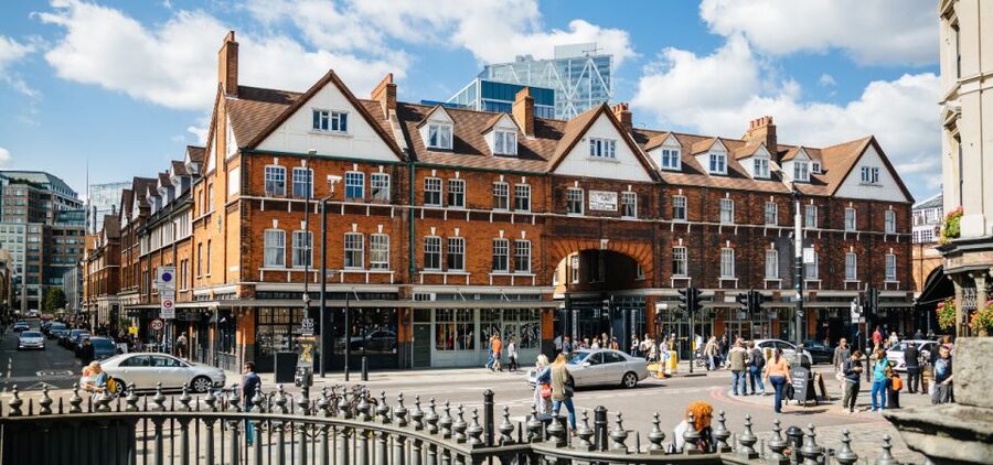 London: Jack the Ripper Walking Tour with an App - The Frying Pan Pub stop: where the story turns practical