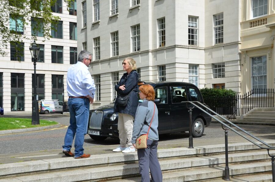 London: James Bond Shooting Locations Tour by Black Taxi - 10 Downing Street and Parliament: When Real Power Meets Movie Power