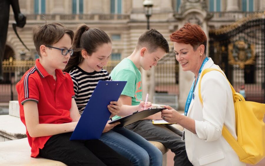 London: Kids Activity Tour in English or German - Key things that make this tour work for families