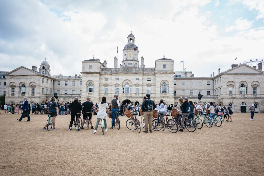 London: Landmarks & Secrets Bike Tour with Pub & Street Art - Key things I’d watch for on this London bike tour