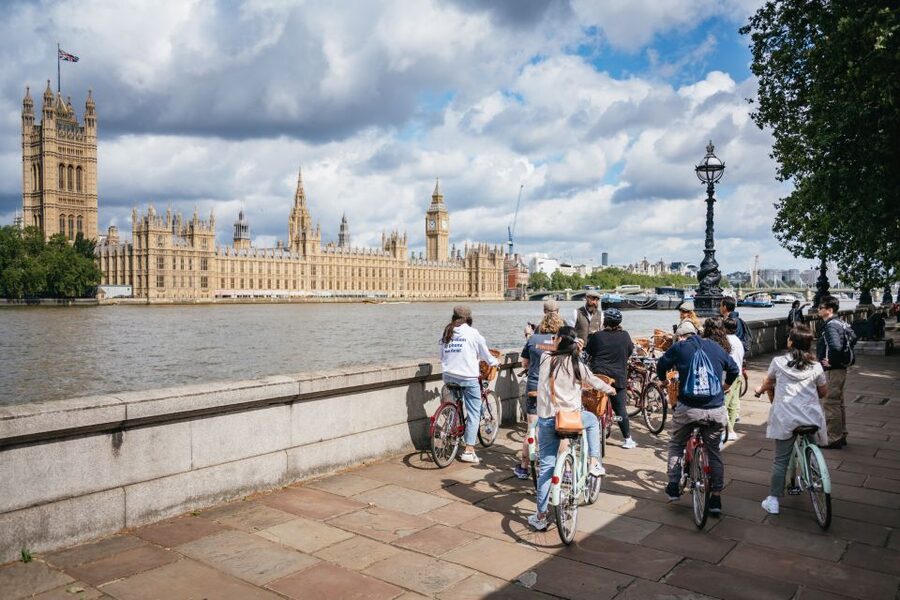 London: Landmarks & Secrets Bike Tour with Pub & Street Art - Should you book the London Landmarks & Secrets Bike Tour?