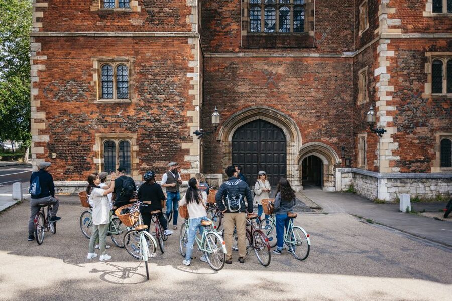 London: Landmarks & Secrets Bike Tour with Pub & Street Art - Price and what you actually get for $101 per person