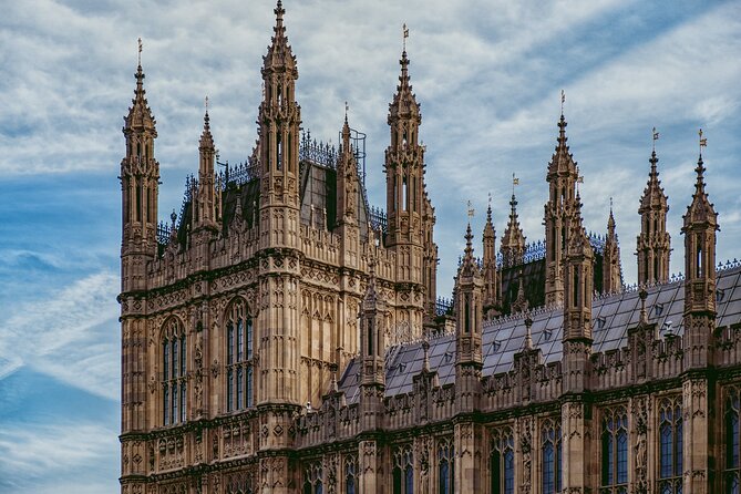 London: Landmarks Walking Tour - Coronation-and-burial church to the Tudor-era vibe