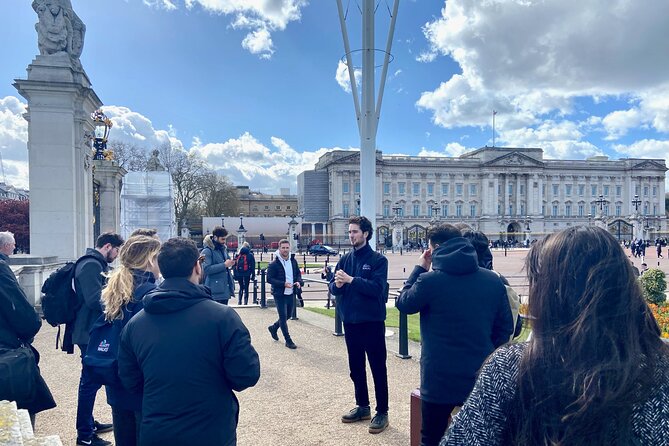 London: Landmarks Walking Tour - Churchill’s war-time London to Regent Street’s shopping-energy shift