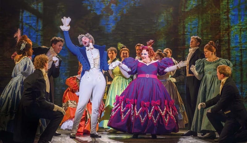 London: Les Misérables and 3-Course Meal & Sparkling Wine - The short walk to Sondheim Theatre (about 12 minutes)