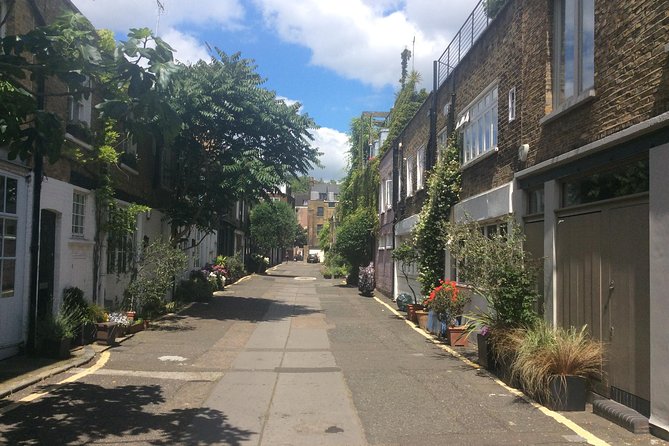 London Literary Private Walking Tour Of Bloomsbury - Stop 2: Bedford Square—Pre-Raphaelites, Darwin, and 1984 connections