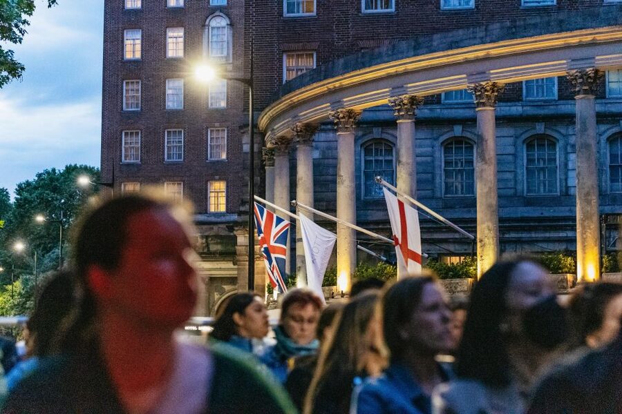 London: London by Night Sightseeing Open-Top Bus Tour - Should you book London by Night on an open-top bus?