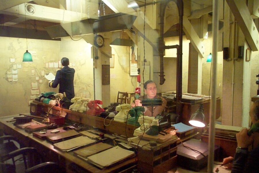 London: London in WW2 and Churchill War Rooms Entrance - What top guides like Babs and Nathan do so well