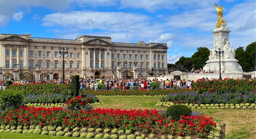 London: London Sightseeing Walking Tour with 30+ Sights - Key highlights worth planning around