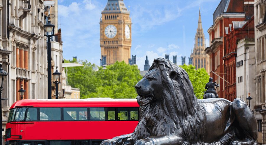 London: London Sightseeing Walking Tour with 30+ Sights - From Monument to the Thames: the middle of the day gets scenic