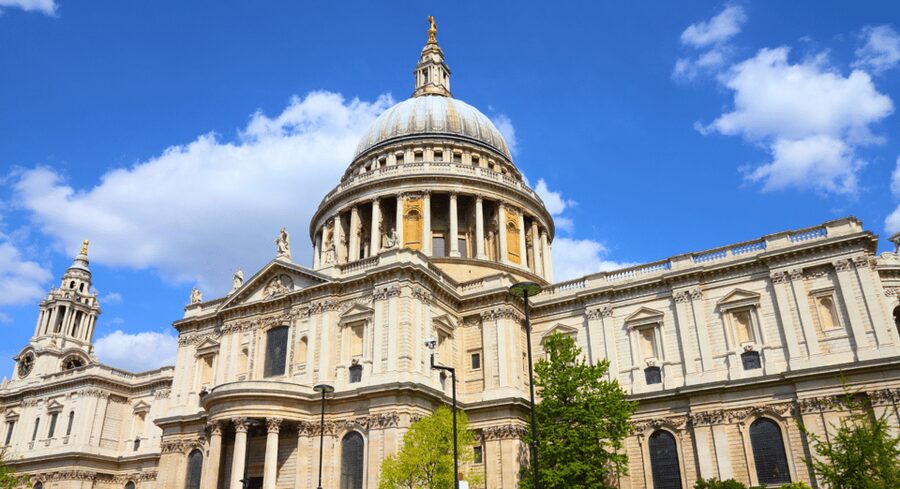London: London Sightseeing Walking Tour with 30+ Sights - Tower of London and Tower Bridge: the most photogenic stretch