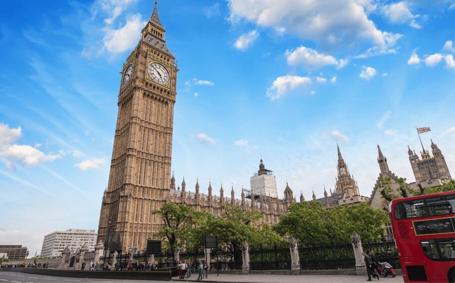 London: London Sightseeing Walking Tour with 30+ Sights - St Paul’s to the City’s money streets: where the route starts