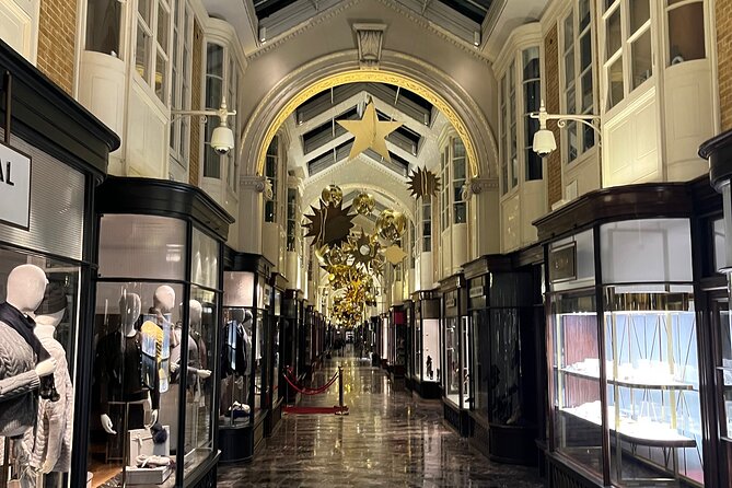 London Magical Christmas Walking Tour with Guide - Farm Street’s church stop: the season gets meaning