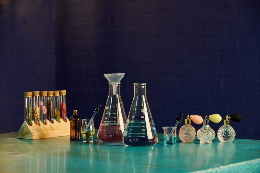 London: Make Your Own Gin Workshop with Take-home Bottle - The first stops: welcome G&T plus a quick gin briefing