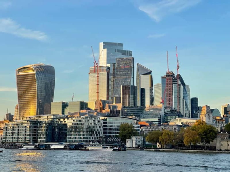 London: Modern Architecture & Building Guided Walking Tour - City Hall to the Thames: Learning How the River Shapes Modern London