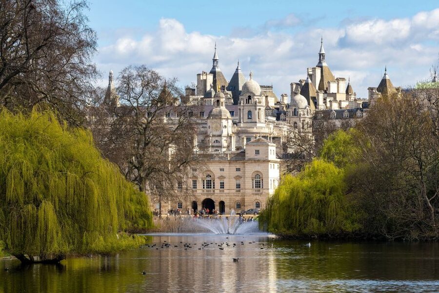London Must-See 3 Hours Walking Tour - Houses of Parliament and Big Ben: why this skyline still rules