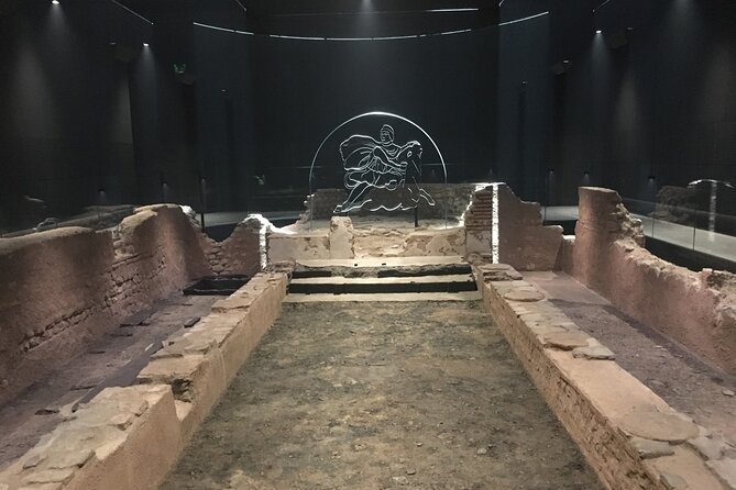 London Mystical and Dragons Walking Tour - Where the Walk Starts (and How to Get the Most Out of the First 15 Minutes)