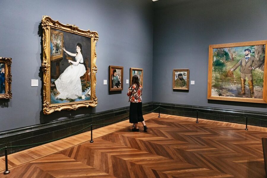 London: National Gallery Guided Tour with Art Expert Guide - National Gallery building vibes: a heritage stop you enter from the right side