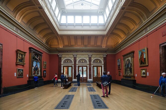 London National Gallery Private Guided Tour - The guide experience: undivided attention matters
