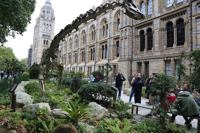 London: Natural History Museum Express Guided Tour & Audio Guide - What this Natural History Museum experience really is
