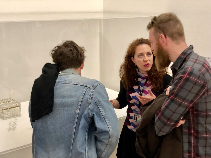 London: Natural History Museum Guided Tour - Darwin in the flesh: On the Origin of Species and the big-picture thread