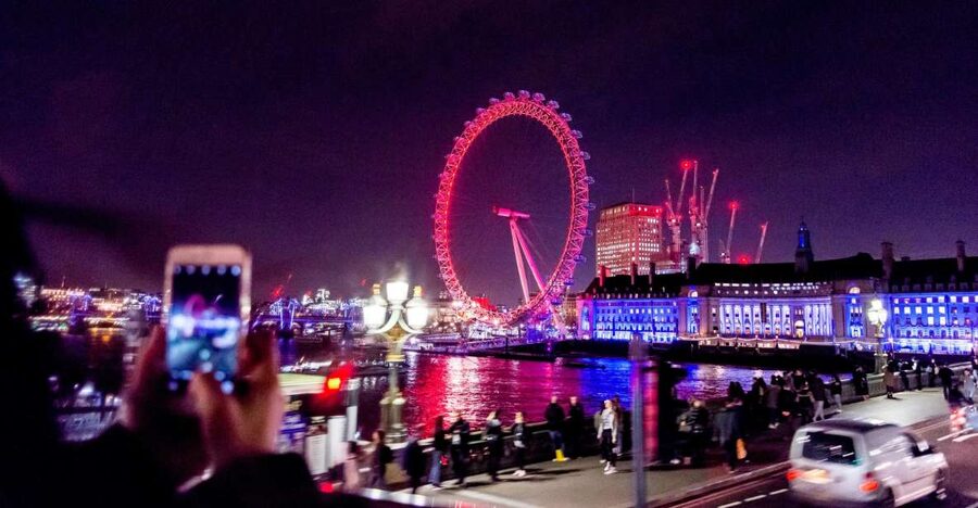 London: Nighttime Open-Top Sightseeing Tour with Live Guide - Eastward Views: St. Paul’s, the City, and Tower of London Light Shows