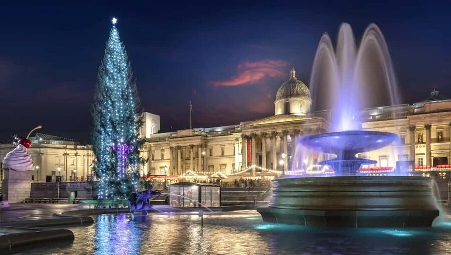 London: North Pole Express Tour with Santa & Festive Fun - Santa onboard: the part kids talk about