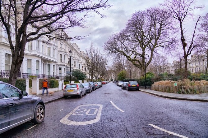 London: Notting Hill Self-Guided Walking Tour with an APP - The Notting Hill Bookshop: fan-favorite energy without the pressure