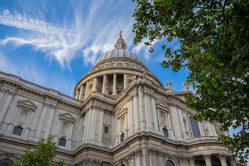 London: Old City Walking Tour - London Bridge to Bank of England: the business side of power