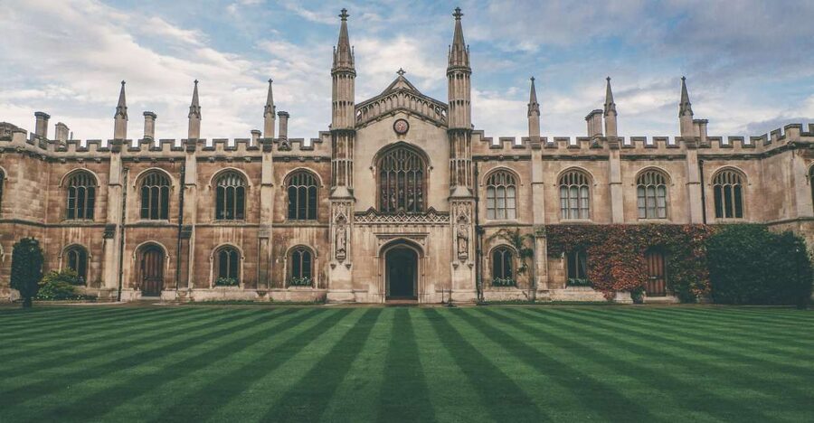 London: Oxford and Cambridge University Town Tour with Guide - Free time in Cambridge: punt ideas and shop-walk momentum