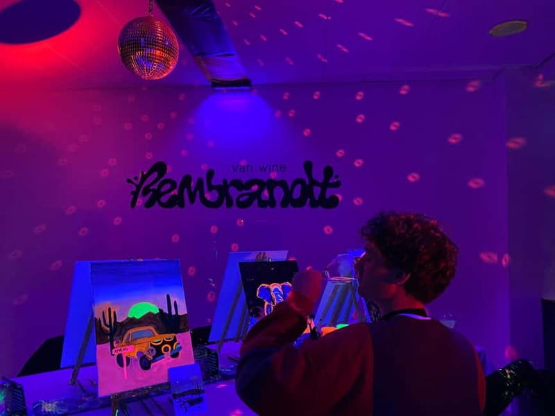 London: Paint and Sip in the Dark with Bottomless Drinks - Key takeaways before you go