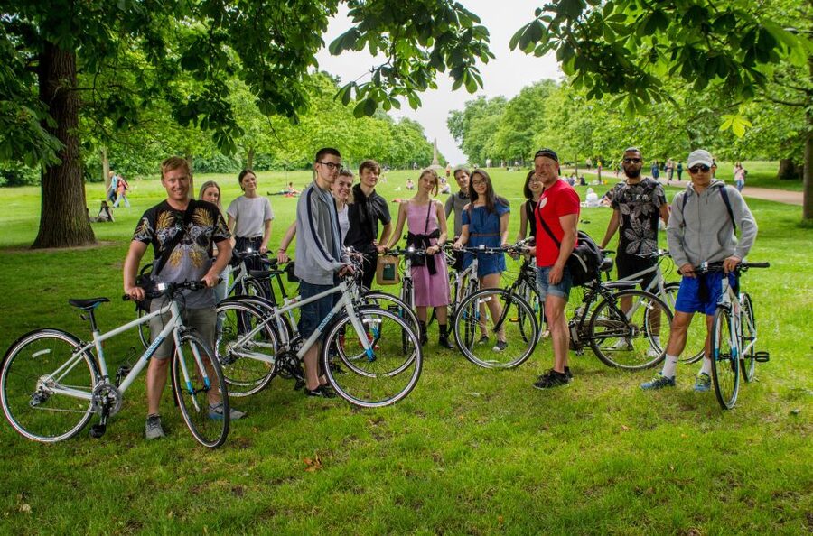 London: Parks and Palaces Guided Morning Bike Tour - Getting started at Hilton London Hyde Park: quick, clear, and timed